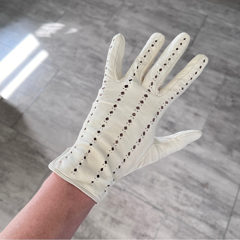S Vintage Ivory white lambskin cutout gloves